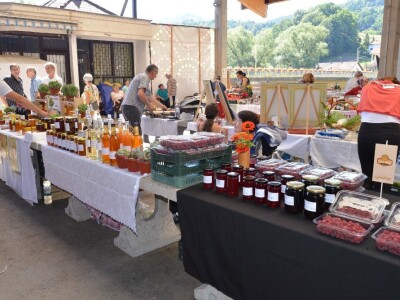 Sajam poljoprivrednih proizvoda "Dani maline i meda" Žepče 2022.