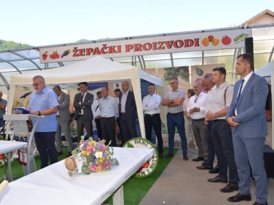 Sajam poljoprivrednih proizvoda "Dani maline i meda" Žepče 2022.
