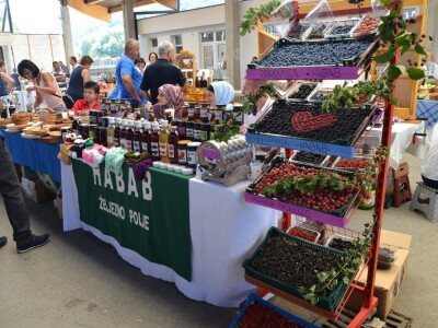 Sajam poljoprivrednih proizvoda "Dani maline i meda" Žepče 2022.