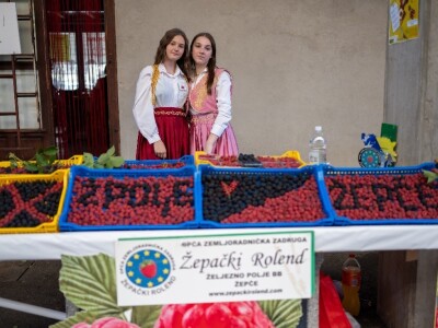 Sajam poljoprivrednih proizvoda "Dani maline i meda" Žepče 2022.