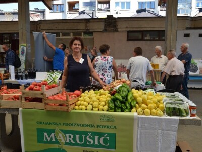 Sajam poljoprivrednih proizvoda "Dani maline i meda" Žepče 2022.