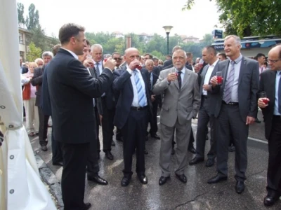 Bivši hrvatski predsjednik Stipe Mesić na Sajmu šljive 2013.