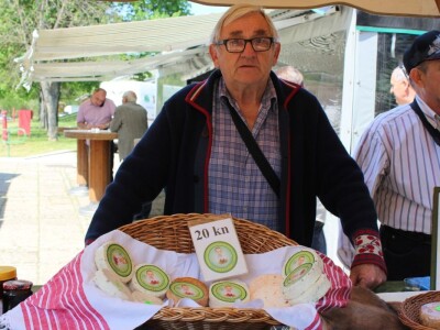 Izlagač kozjeg sira Izlagač kozjeg sira