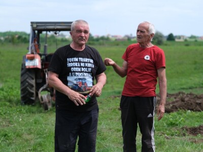 Samiru Aličić 20 komšija pomoglo uzorati njive