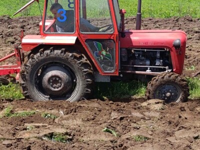 Samiru Aličić 20 komšija pomoglo uzorati njive
