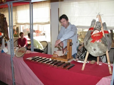 Pršutar Vlado Prančić, šampion 9. NS pršuta Sinj 2014
