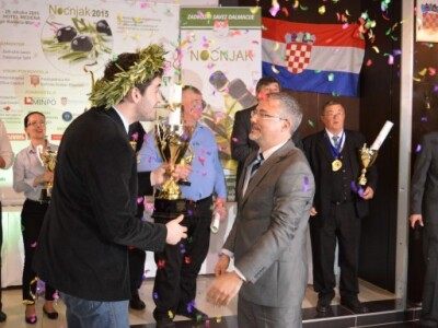 Šampion i predsjednik - Šampionu Romeu Flegi prvi je čestitao predsjednik ZSD Lordan Ljubenkov