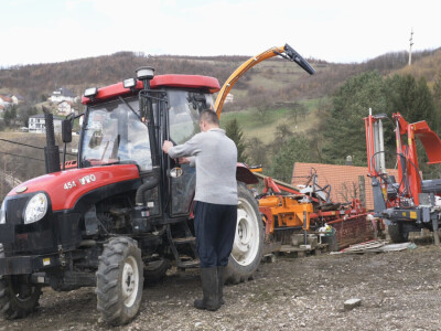Sarajlija ima šest traktora, u planu je još jedan