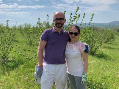 „Šarena ljelja“ sa obronaka sela Piskavica: Pepići iz Banjaluke umjesto malina odlučili se na uzgoj lješnjaka i nisu se pokajali „Šarena ljelja“ sa obronaka sela Piskavica: Pepići iz Banjaluke umjesto malina odlučili se na uzgoj lješnjaka i nisu se pokajali