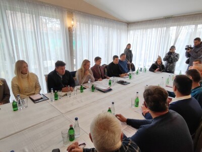 Sastanak Vlade, Ministarstva poljoprivrede i poljoprivrednika u Kisaču Sastanak Vlade, Ministarstva poljoprivrede i poljoprivrednika u Kisaču
