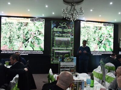 Savetovanje voćara "Gruža 2019" Savetovanje voćara "Gruža 2019"