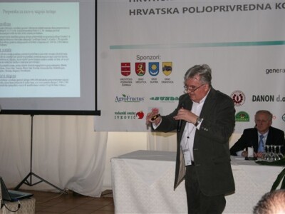 Predavanje profesora Čmelika