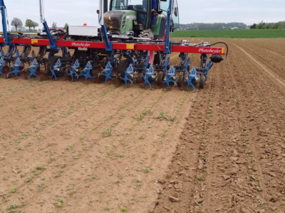 Inteligentna motika za organsku poljoprivredu