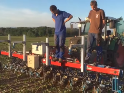 Inteligentna motika za organsku poljoprivredu