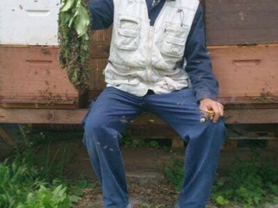 Sedmogodišnji blizanci Mia i Filip od treće godine uče o pčelarstvu