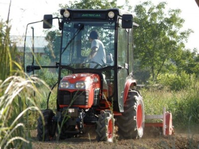 Se-kra d.o.o. prezentacija traktora Kubota i Tortella kopača na OPG Štikavac
