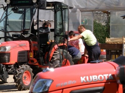 Se-kra d.o.o. prezentacija traktora Kubota i Tortella kopača na OPG Štikavac