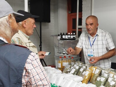 Semir Bulić iz Bihaća i ove godine sa svojim proizvodima na Sajmu šljive u Gradačcu