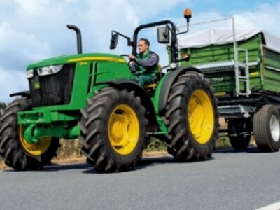 Traktor John Deere 5M
