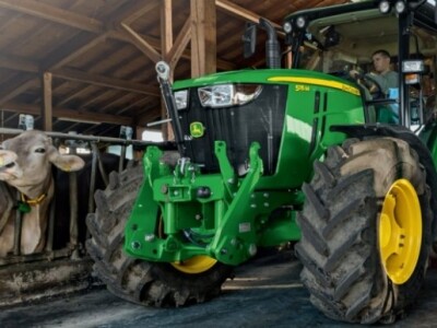 Traktor John Deere 5M