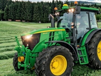 Traktor John Deere 6MC i 6RC