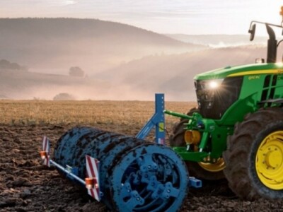 Traktor John Deere 6MC i 6RC