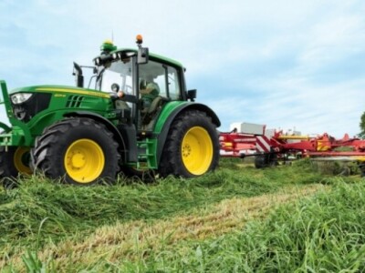 Traktor John Deere 6M