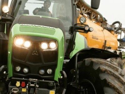 Traktor Deutz-Fahr 7