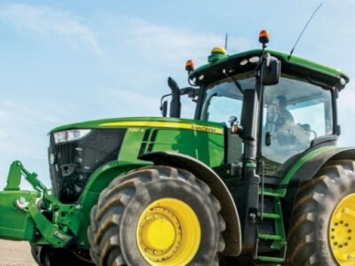 Traktor John Deere 7R