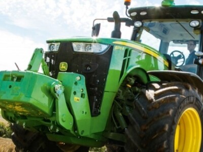 Traktor John Deere 8R i 8RT