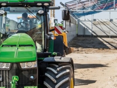 Traktor John Deere 8R i 8RT