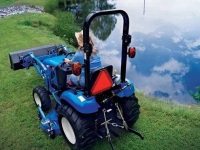 Traktor LS J