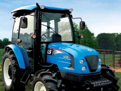 Traktor LS U