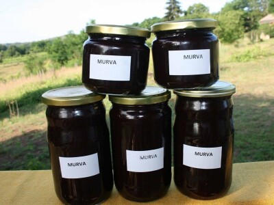 SEZONA MURAVA - Agronomi u "krađi" murava kod kuma Ante u Suhovarama