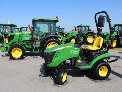 John Deere traktori John Deere traktori
