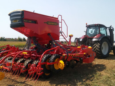 Sijačica Väderstad Rapid RDA 400S i traktor Valtra T 214 Versu