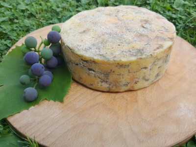 Roquefort, kralj plavih sireva, proizvode i Mijatovići Roquefort, kralj plavih sireva, proizvode i Mijatovići