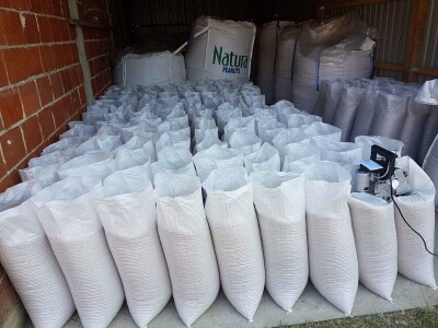 Širenje tržišta, zahtijevalo je veća ulaganja, pa su podigli kredit u švicarcima