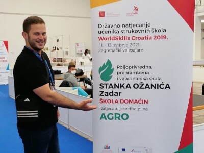 OPG PETAR MATAK - Pripravci od pčelinjeg otrova pomoći će ženama da ostanu vječno mlade?!