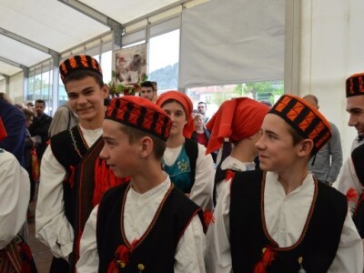 . Prve godine bilo je 60 izlagača i 8.000 posjetitelja