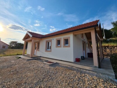 Škripavac i sir iz mješine - za kupce i goste poslastica, za mještane Donje Trusine šansa za revitalizaciju sela Škripavac i sir iz mješine - za kupce i goste poslastica, za mještane Donje Trusine šansa za revitalizaciju sela