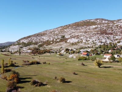 Škripavac i sir iz mješine - za kupce i goste poslastica, za mještane Donje Trusine šansa za revitalizaciju sela Škripavac i sir iz mješine - za kupce i goste poslastica, za mještane Donje Trusine šansa za revitalizaciju sela