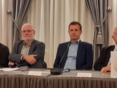 Škrlet - hrvatski vinski biser Škrlet - hrvatski vinski biser