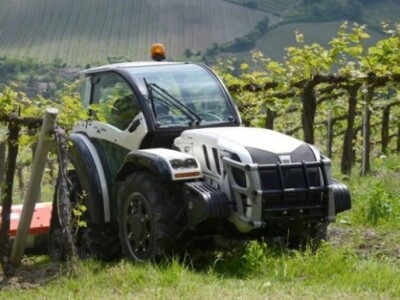 Traktor Ferrari Sky Jump V95 Dualsteer