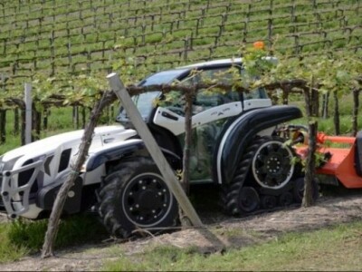 Traktor Ferrari Sky Jump V95 Dualsteer