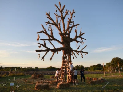 Slama Land Art 2021