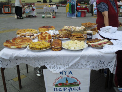 Slano-slatka trepza, Perlez