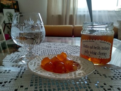 Slatko od bele trešnje