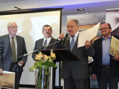 Slobodan Čapin prima priznanje "Stanko Ožanić" Slobodan Čapin prima priznanje "Stanko Ožanić"