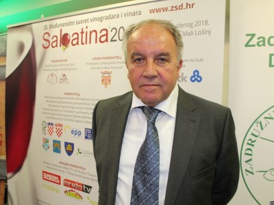 Slobodan Čapin prima priznanje "Stanko Ožanić" Slobodan Čapin prima priznanje "Stanko Ožanić"